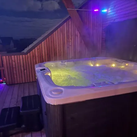 Beautiful Loft With Jacuzzi Domek alpejski *